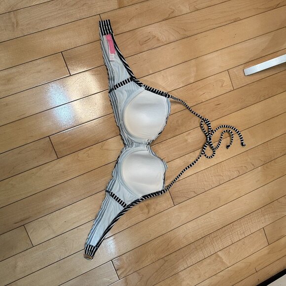 VICTORIA'S SECRET Striped Bandeau Scalloped Swim Top - size 32B - Picture 6 of 8